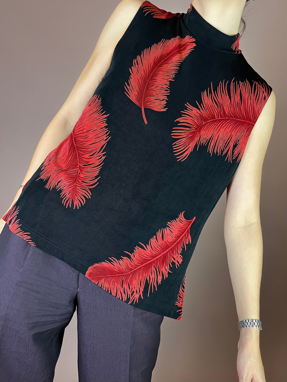 Top Turtle Neck Federn Schwarz Rot Gr. 40
