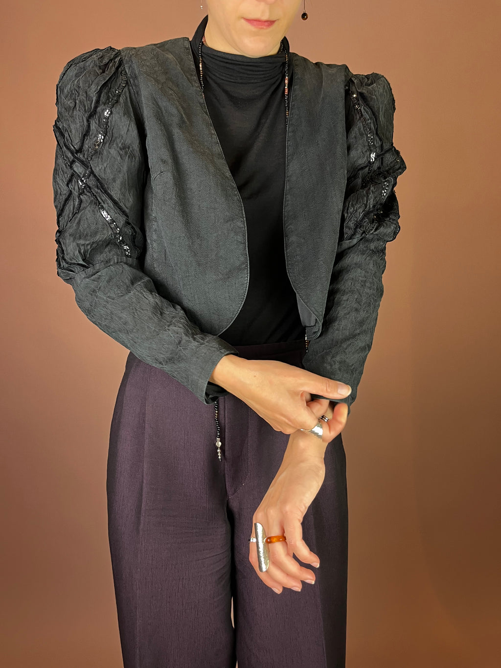Bolero Blazer Seide Anthrazit Pailletten Puffärmel Gr. 38