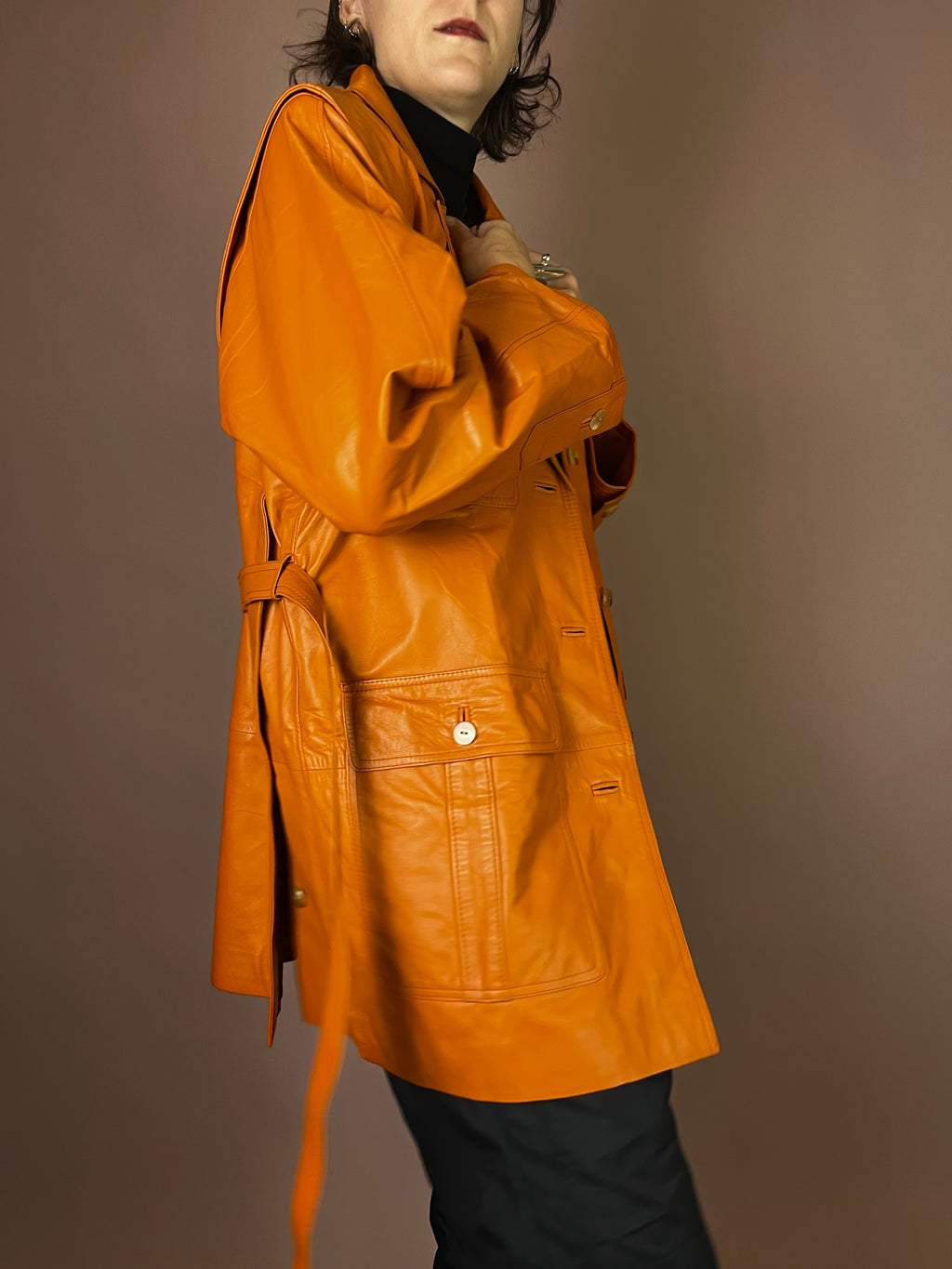 Lederjacke Orange Taschen Gürtel Gr. 40