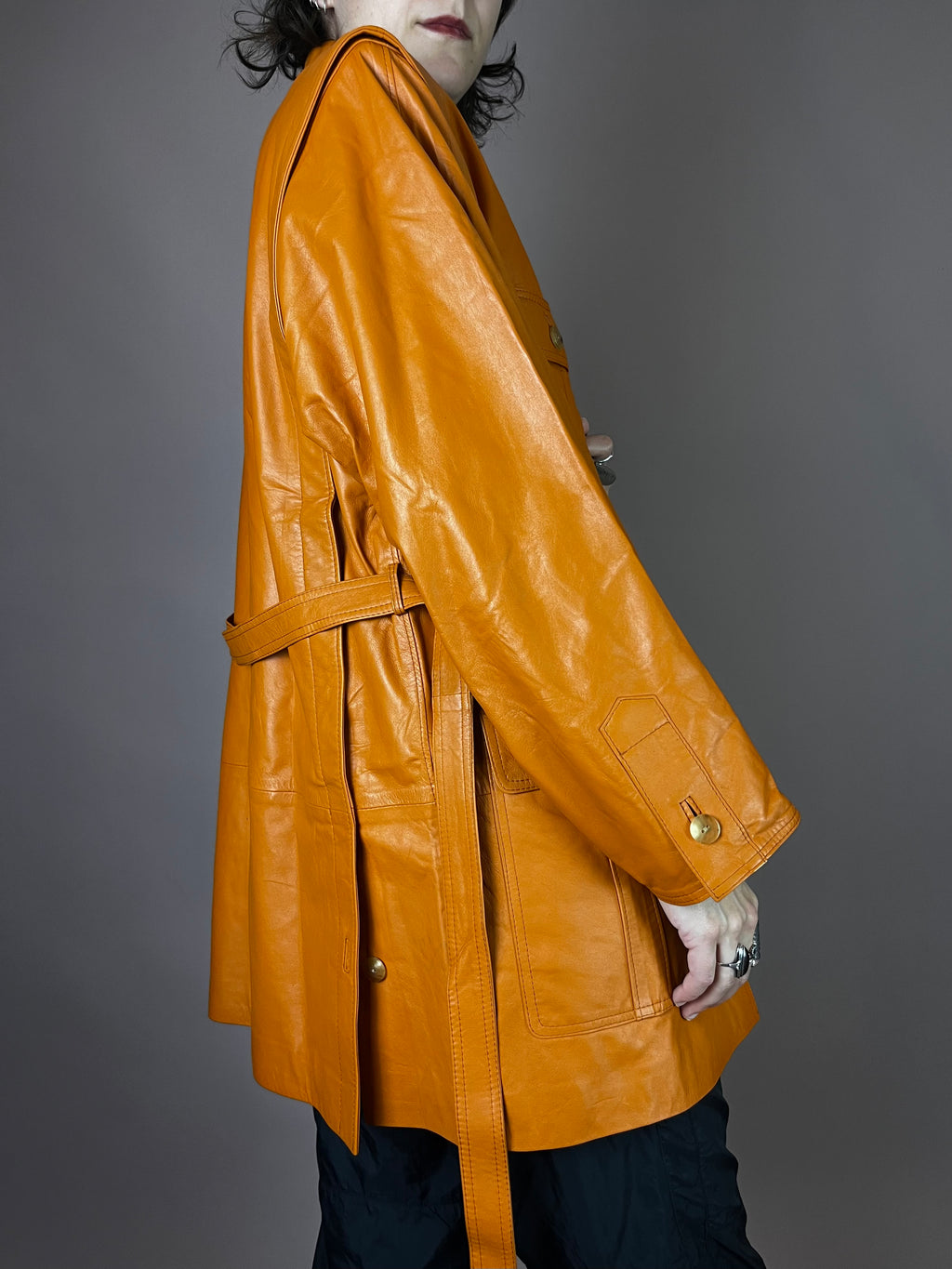 Lederjacke Orange Taschen Gürtel Gr. 40