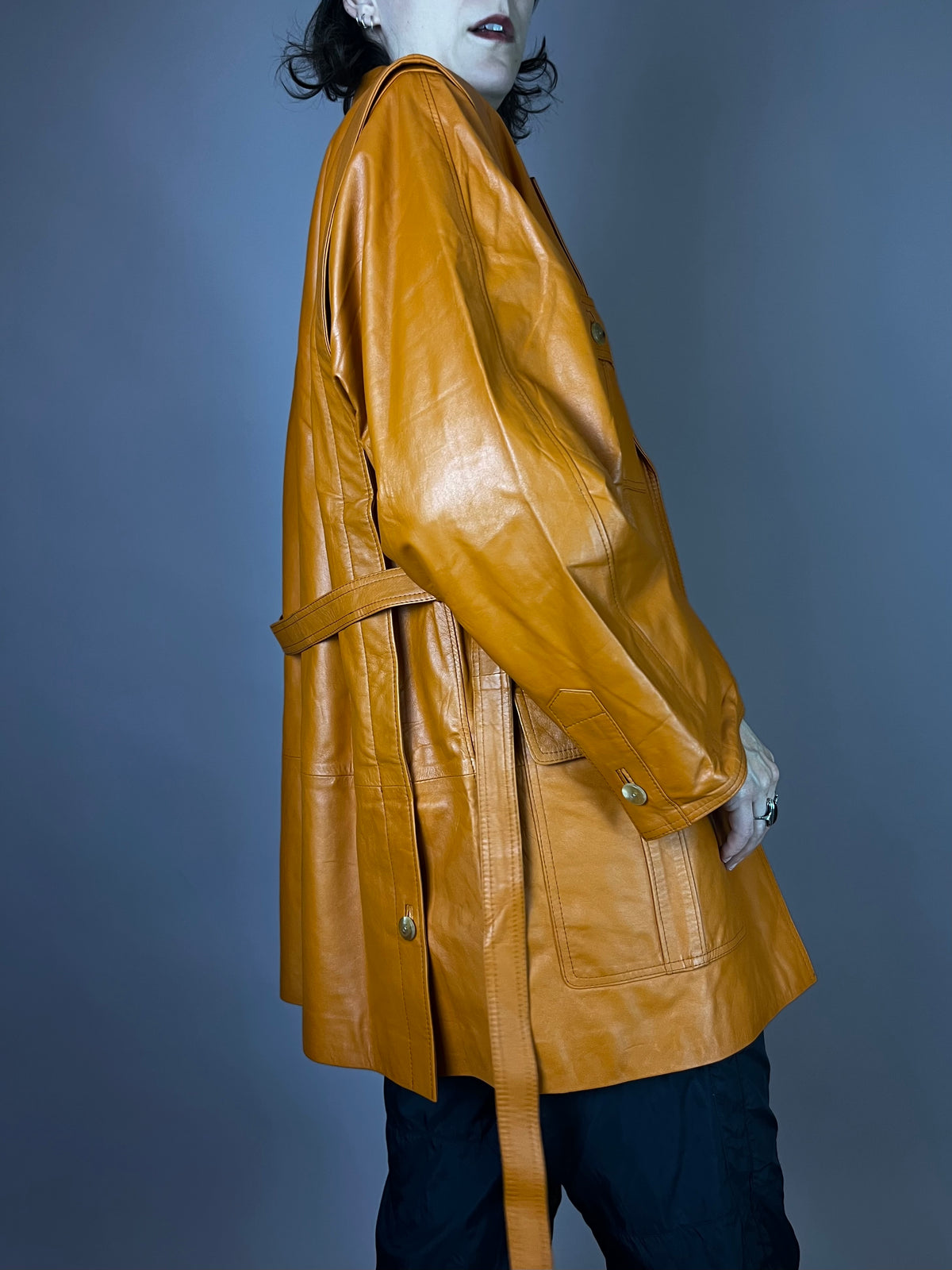 Lederjacke Orange Taschen Gürtel Gr. 40