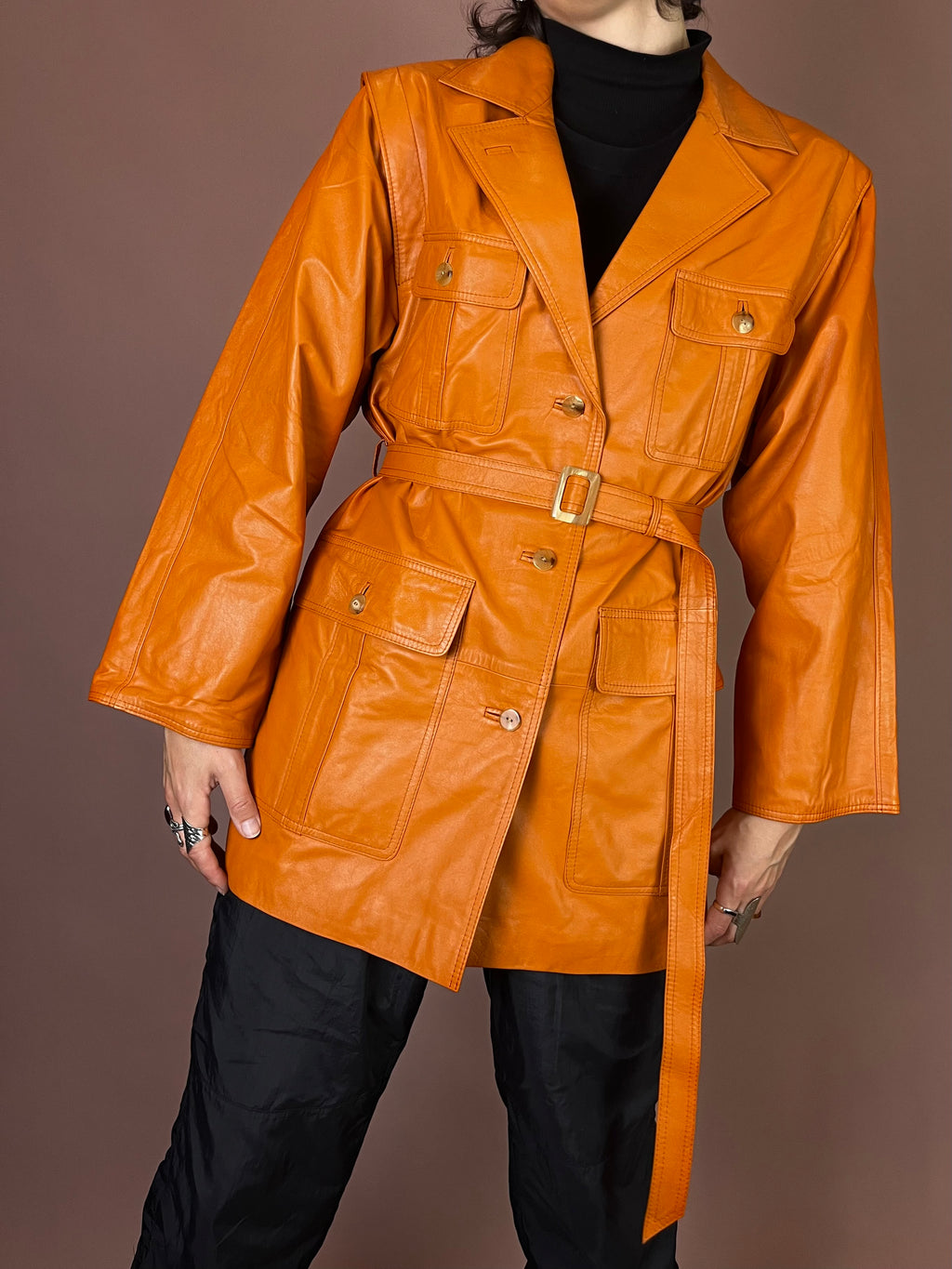 Lederjacke Orange Taschen Gürtel Gr. 40