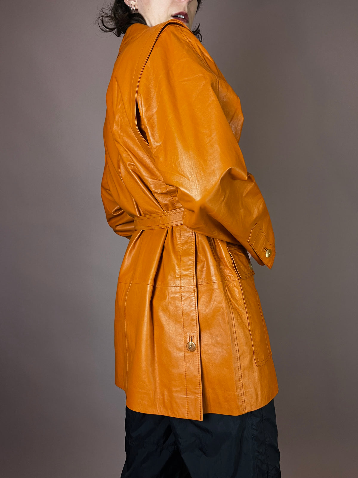 Lederjacke Orange Taschen Gürtel Gr. 40