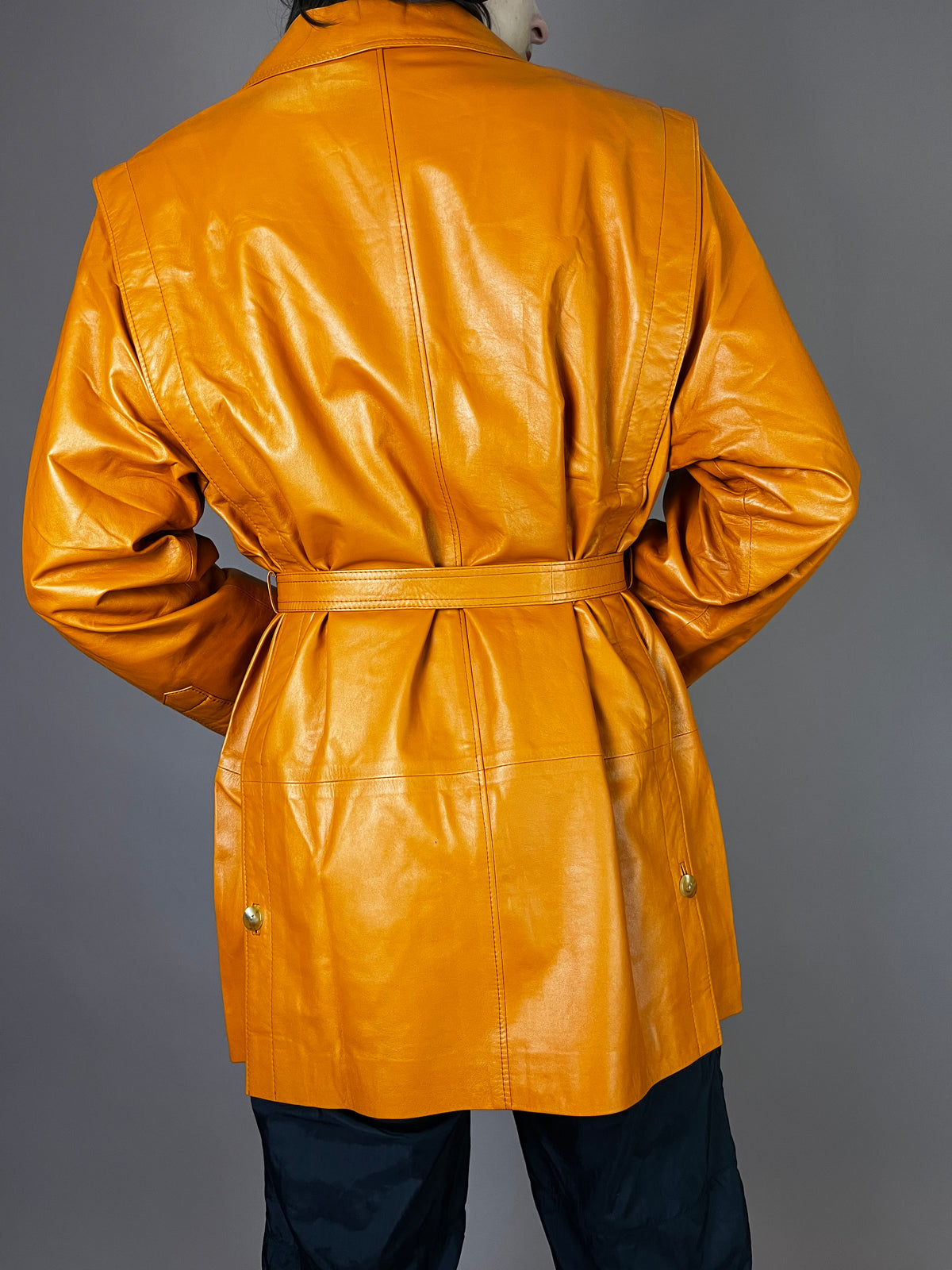 Lederjacke Orange Taschen Gürtel Gr. 40