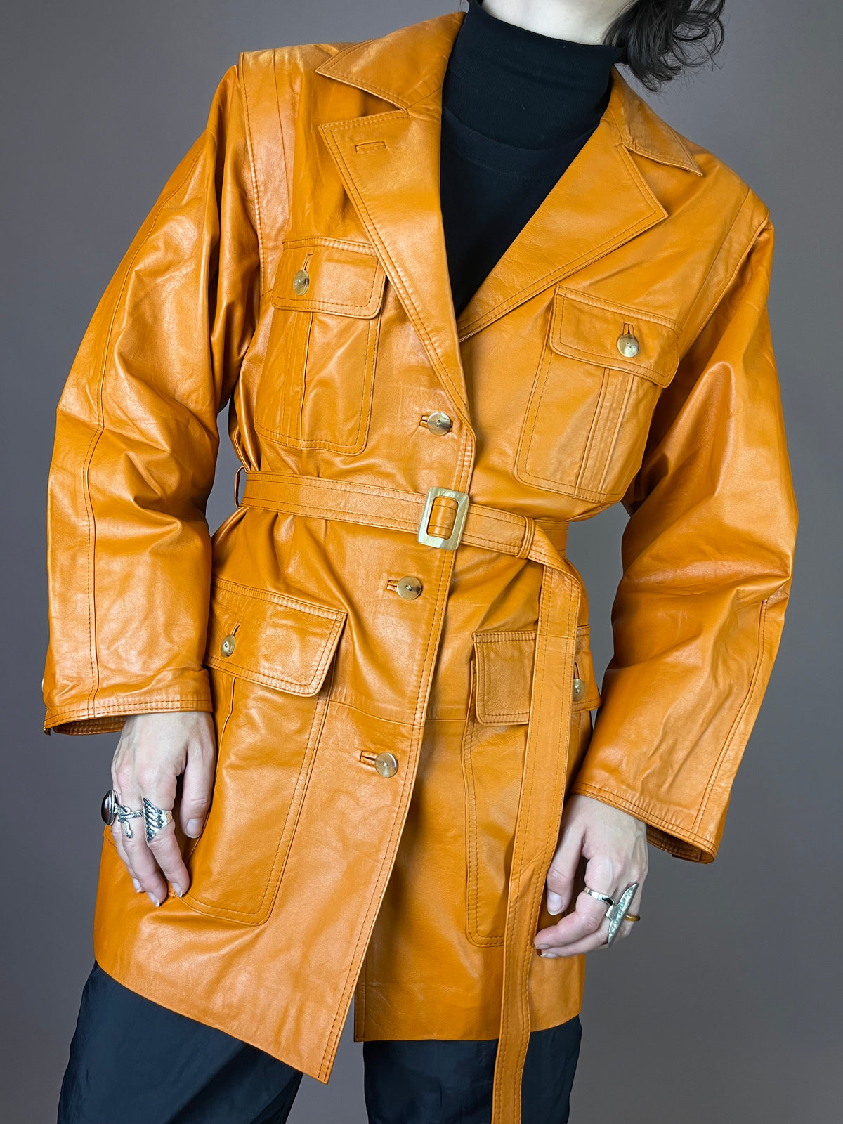 Lederjacke Orange Taschen Gürtel Gr. 40