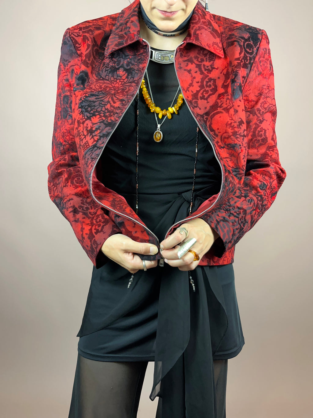 Jacke Rot Ornamente Samt Gr. 40