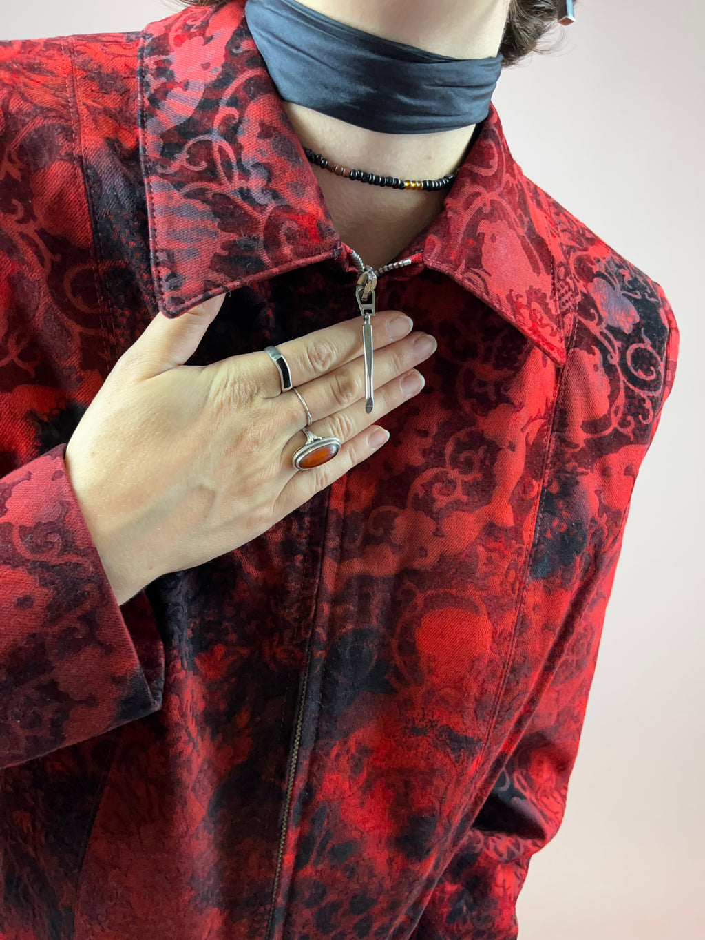 Jacke Rot Ornamente Samt Gr. 40