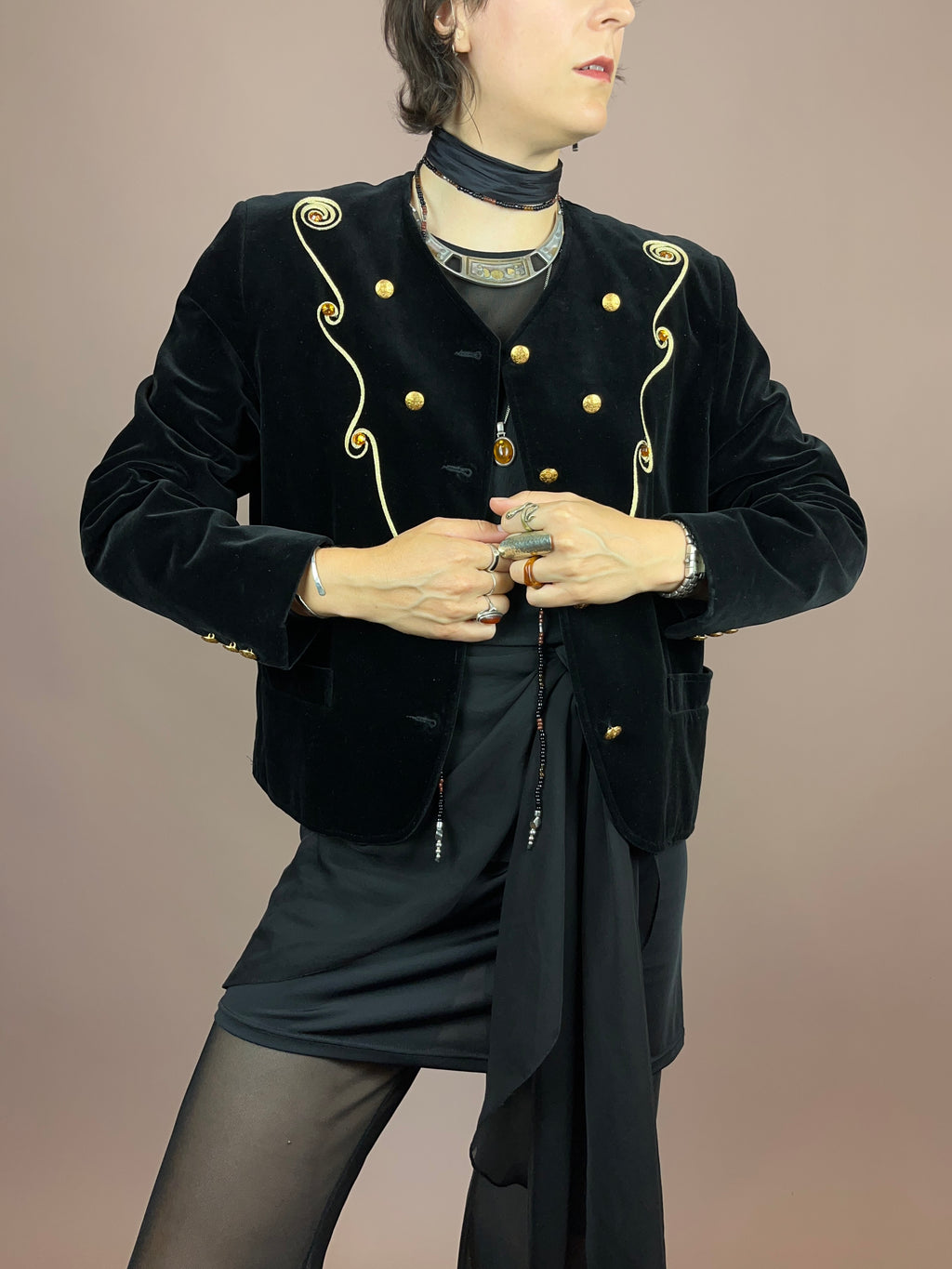 Blazer Samt mit goldenen Details Gr. 40